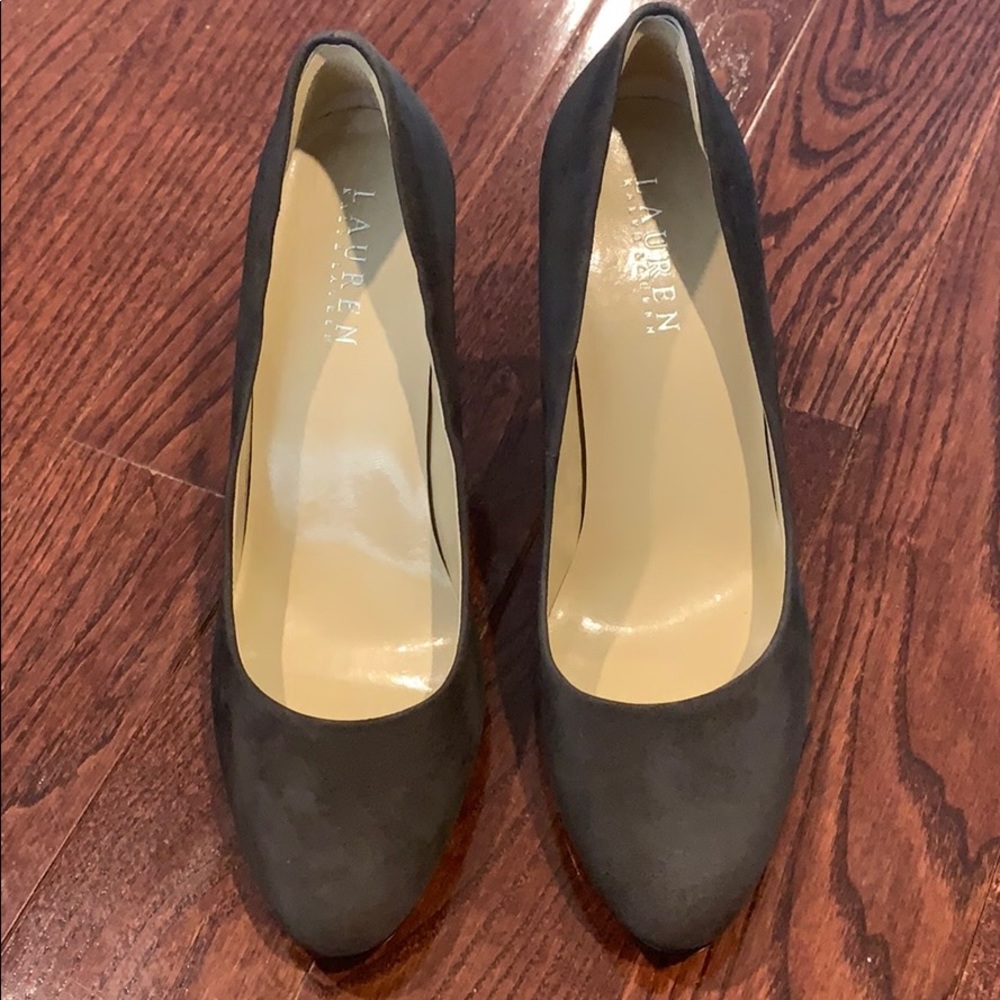 LAUREN I RALPH LAUREN Gray Suede Pumps*